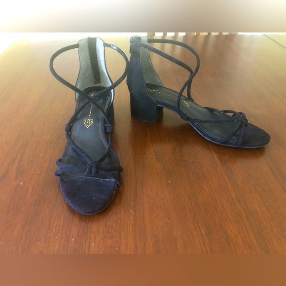 BC FOOTWEAR On My Radar Vegan Suede Heel
- Size 9 - Picture 4 of 5